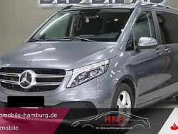 Grau Gebraucht 2022 Mercedes V250 Van / Kleinbus | 44.900 €