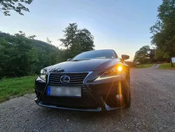 Schwarz Gebraucht 2014 Lexus IS300h Limousine | 19.500 €