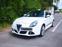 Weiß Gebraucht 2011 Alfa Romeo Giulietta Turismo Kleinwagen | 5.200 €