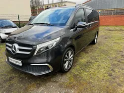 Schwarz Gebraucht 2019 Mercedes V300 Avantgarde Van / Kleinbus | 49.899 € (Fairer Preis)