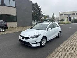 Weiss Gebraucht 2024 Kia Ceed Vision Limousine | 19.680 € (Guter Preis)