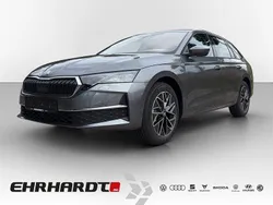 Graphitegrau metallic Neu 2025 Skoda Octavia Tour Kombi | 40.490 € (Etwas zu teuer)