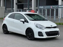 Weiß Gebraucht 2016 Kia Rio 2 Kleinwagen | 3.999 € (Superpreis)