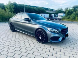 Grau Gebraucht 2018 Mercedes C300 AMG line Limousine | 29.999 € (Teuer)