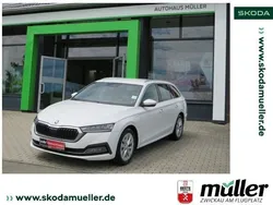 Weiß (candyweiss) Gebraucht 2022 Skoda Octavia Style Kombi | 25.690 € (Fairer Preis)