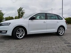 Weiß Gebraucht 2018 Skoda Rapid Drive Kleinwagen | 10.900 € (Etwas zu teuer)