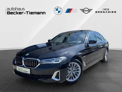Saphirschwarz Gebraucht 2022 BMW 530e Limousine | 39.895 € (Fairer Preis)