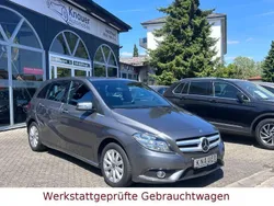 Grau Gebraucht 2014 Mercedes B180 Van / Kleinbus | 12.200 € (Fairer Preis)