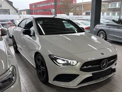 Weiß Gebraucht 2019 Mercedes CLA200 AMG Limousine | 31.999 €