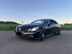 Schwarz Gebraucht 2011 Mercedes E350 Avantgarde Coupé | 17.000 €