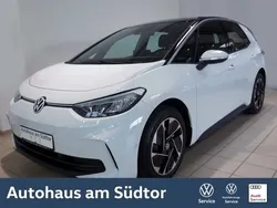 Gletscherweiß metallic/schwarz (metallic) Gebraucht 2024 VW ID.3 Pro Kleinwagen | 33.579 € (Teuer)