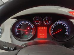 Grau Gebraucht 2010 Opel Meriva Van / Kleinbus | 3.200 € (Fairer Preis)