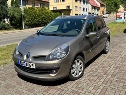 Grau Gebraucht 2008 Renault Clio II Limousine | 2.299 € (Fairer Preis)