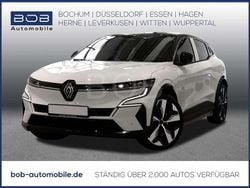 Weiß Gebraucht 2023 Renault Mégane Techno Limousine | 30.444 € (Etwas zu teuer)