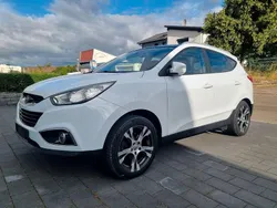 Weiß Gebraucht 2010 Hyundai ix35 Trend SUV | 9.800 € (Etwas zu teuer)