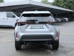 Silber Gebraucht 2024 Toyota Yaris Cross Style SUV | 27.049 € (Fairer Preis)