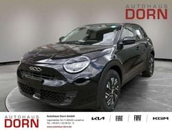 Schwarz Neu 2025 Fiat 600E Red SUV | 33.990 €