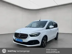Weiß Gebraucht 2022 Mercedes 180 Progressive Limousine | 27.440 € (Fairer Preis)