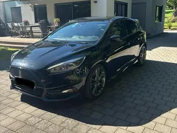 Schwarz Gebraucht 2017 Ford Focus Sport Limousine | 16.299 € (Fairer Preis)