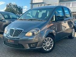 Grau Gebraucht 2011 Lancia Musa Gold Van / Kleinbus | 2.900 € (Fairer Preis)