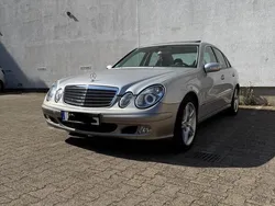 Silber Gebraucht 2005 Mercedes E350 Limousine | 7.499 € (Fairer Preis)