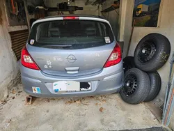 Grau Gebraucht 2009 Opel Corsa Selection Limousine | 6.650 € (Teuer)