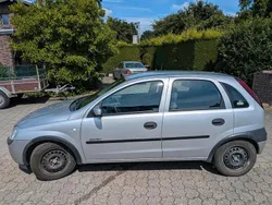 Grau Gebraucht 2001 Opel Corsa Comfort Kleinwagen | 1.300 € (Fairer Preis)