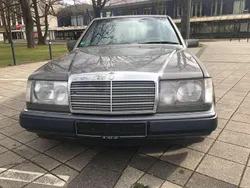 Anthrazitgraumet Gebraucht 1989 Mercedes E230 Sportline Limousine | 3.998 €
