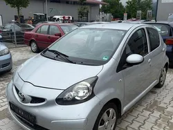 Silber Gebraucht 2008 Toyota Aygo City Kleinwagen | 1.199 € (Guter Preis)