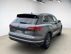 Siliziumgrau metallic Gebraucht 2021 VW Touareg Elegance SUV | 46.980 € (Guter Preis)
