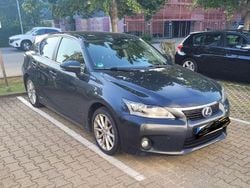 Grau Gebraucht 2010 Lexus CT200h Limousine | 8.790 €
