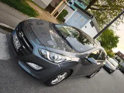 Grau Gebraucht 2015 Hyundai i30 Trend Kombi | 6.500 € (Fairer Preis)