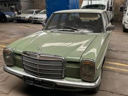 Grün Gebraucht 1973 Mercedes 230 Limousine | 8.999 €