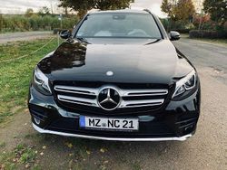 Schwarz Gebraucht 2016 Mercedes GLC250 AMG line SUV | 23.850 € (Fairer Preis)