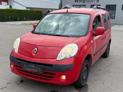 Rot Gebraucht 2011 Renault Kangoo Happy Family Van / Kleinbus | 2.350 € (Fairer Preis)