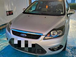 Silber Gebraucht 2009 Ford Focus Limousine | 2.300 € (Fairer Preis)