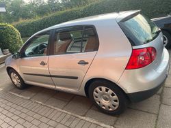 Grau Gebraucht 2007 VW Golf V Limousine | 3.000 €