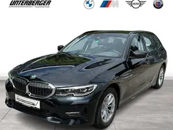 Schwarz Gebraucht 2022 BMW 318 Sport Line Kombi | 28.880 € (Fairer Preis)