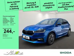 Raceblau metallic Gebraucht 2024 Skoda Fabia Drive Limousine | 22.340 € (Etwas zu teuer)