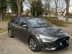 Grau Gebraucht 2024 Ford Focus ST-Line X Kombi | 22.999 € (Guter Preis)