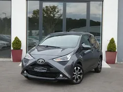 Grau Gebraucht 2021 Toyota Aygo X-play Kleinwagen | 8.750 € (Guter Preis)