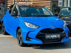 Blau Neu 2024 Toyota Yaris Hybrid Limousine | 31.990 € (Etwas zu teuer)