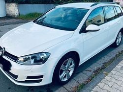 Weiß Gebraucht 2015 VW Golf VII Edition Kombi | 8.250 € (Etwas zu teuer)