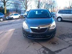 Grau Gebraucht 2011 Opel Meriva Van / Kleinbus | 4.650 € (Fairer Preis)