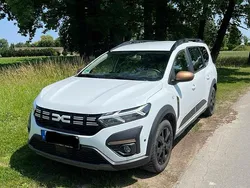 Weiß Gebraucht 2023 Dacia Jogger Extreme Kombi | 26.500 € (Etwas zu teuer)