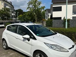 Weiß Gebraucht 2010 Ford Fiesta Titanium Kleinwagen | 2.300 € (Guter Preis)