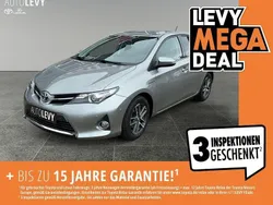 Silber Gebraucht 2014 Toyota Auris Hybrid Edition Limousine | 12.990 € (Fairer Preis)