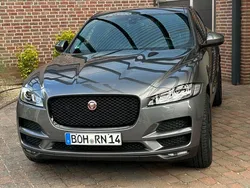Grau Gebraucht 2017 Jaguar F-Pace Prestige SUV | 23.400 € (Etwas zu teuer)