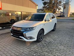 Weiß Gebraucht 2021 Mitsubishi Outlander P-HEV SUV | 24.790 € (Fairer Preis)