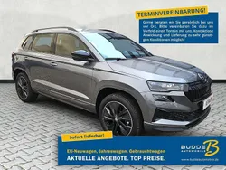 Graphitegrau metallic Neu 2025 Skoda Karoq SportLine SUV | 39.490 € (Guter Preis)